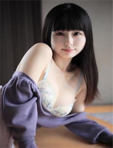 美女脱去所有胸罩